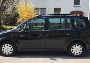 VW Touran 166.000 km 9.000 &euro; Bochum 44801