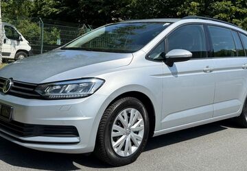 VW Touran 225.800 km 7.999 &euro; Bottrop 46236