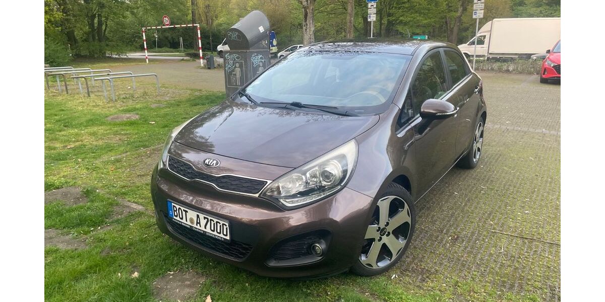 Kia Rio 87.000 km 5.800 &euro; Dinslaken 46537