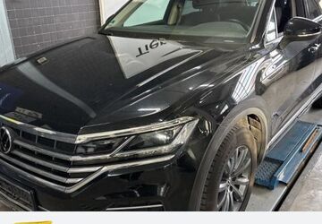 VW Touareg 100.046 km 41.880 &euro; Oberhausen 46047