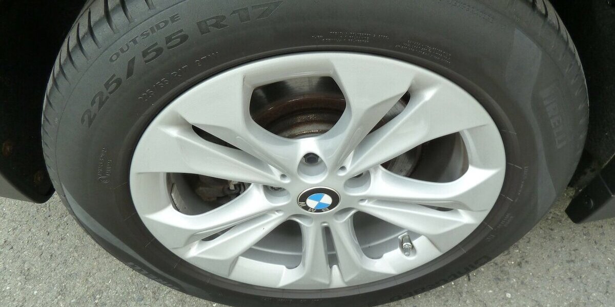 BMW X1 25e X drive Steptronic Navi Head up E-Sitze 154.000 km 16.900 &euro; Ratingen 40885