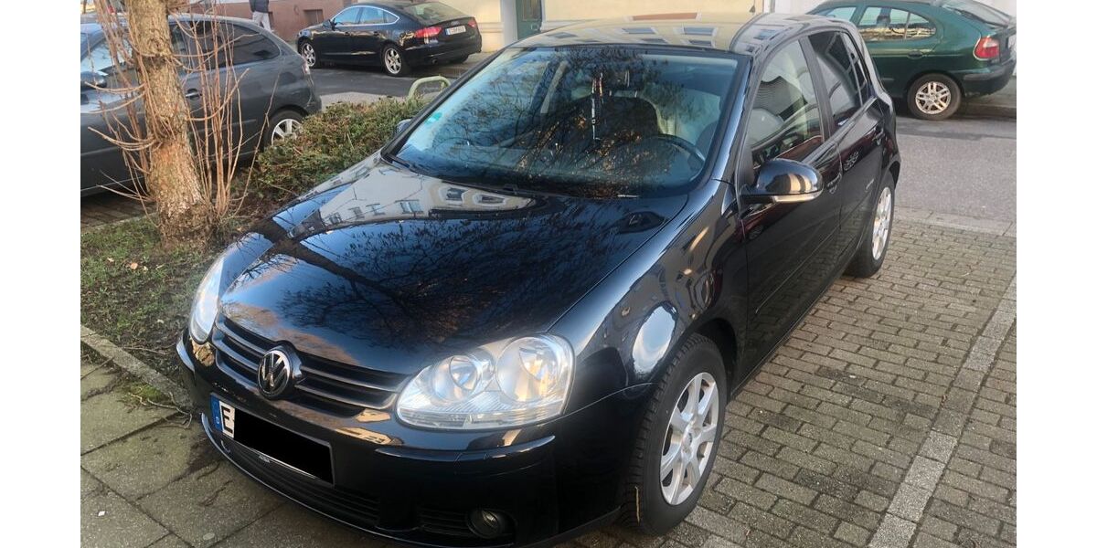 VW Golf 178.000 km 2.000 &euro; Essen 45145