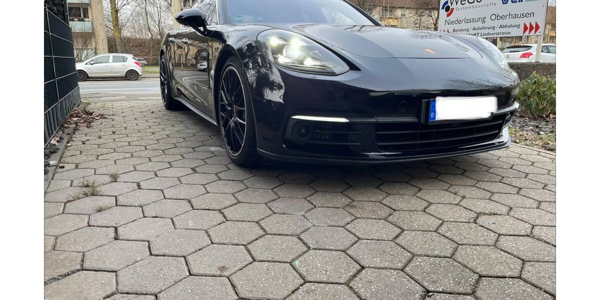 Porsche Panamera 179.000 km 44.950 &euro; Oberhausen 46049