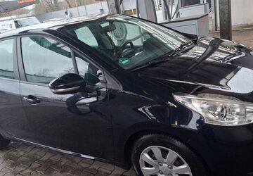 Peugeot 208 110.000 km 4.000 &euro; Essen 45307