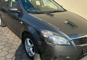 Kia ceed Sportswagon 76.000 km 4.599 &euro; Hattingen 45527