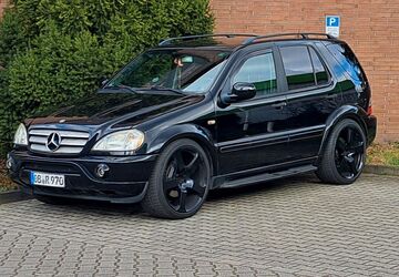 Mercedes-Benz ML 55 AMG 259.000 km 8.999 &euro; Oberhausen 46045