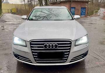 Audi A8 224.000 km 15.900 &euro; duisburg 47179