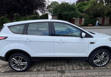Ford Kuga 62.000 km 16.499 &euro; Bottrop 46244