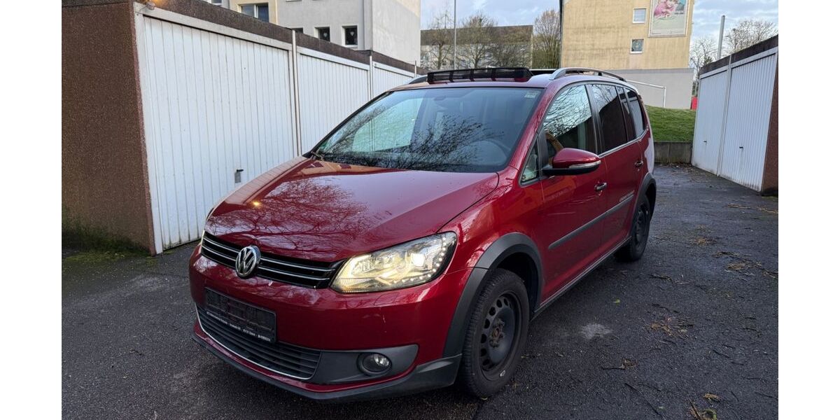 VW Touran 173.330 km 7.990 &euro; Essen 45326