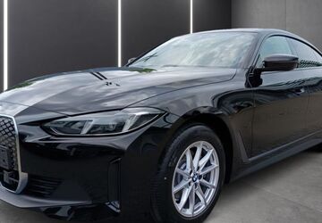 BMW i4 4.987 km 50.890 &euro; Bottrop 46236