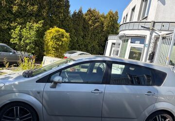 Toyota Corolla Verso 123.000 km 3.490 &euro; Essen 45326