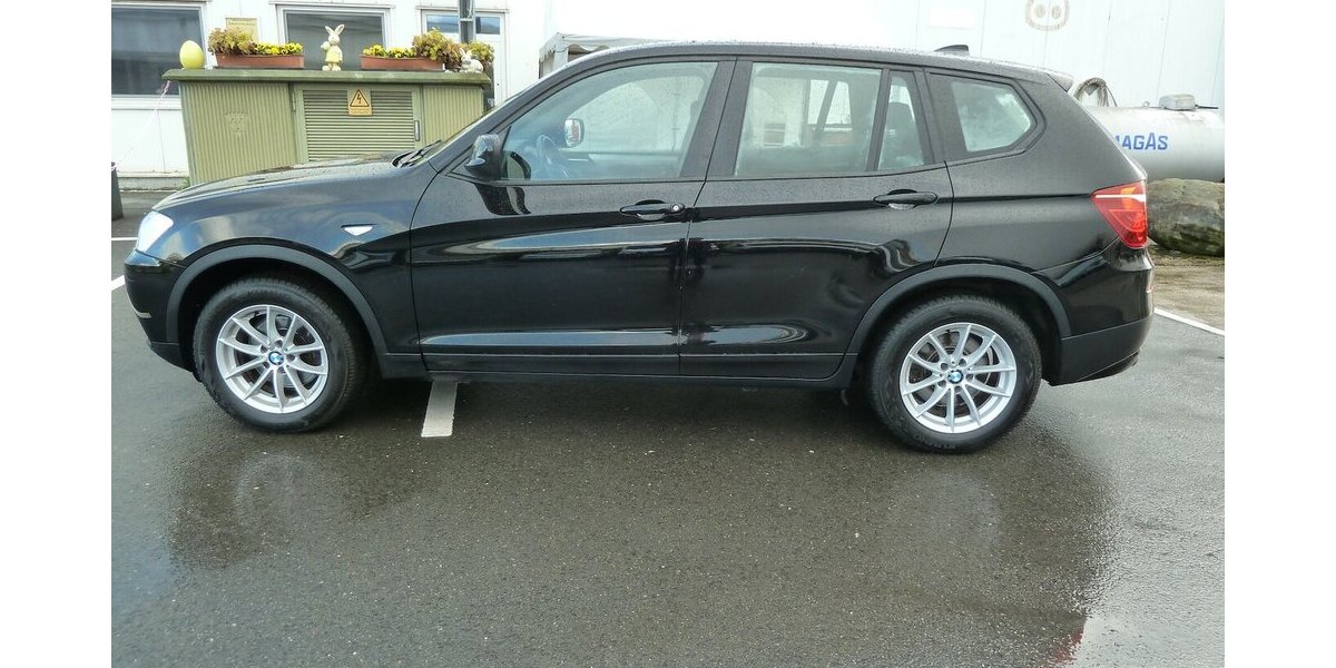 BMW X3 2.0 D x drive Autom. Pano Leder Lachschäden 313.000 km 7.900 &euro; Ratingen 40885