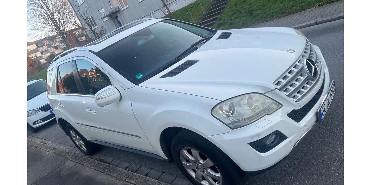 Mercedes-Benz ML 320 378.000 km 4.200 &euro; Gelsenkirchen 45896