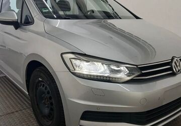 VW Touran 225.800 km 7.999 &euro; Bottrop 46236