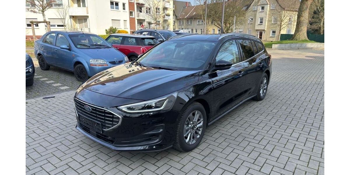 Ford Focus 15.100 km 21.999 &euro; Essen 45143