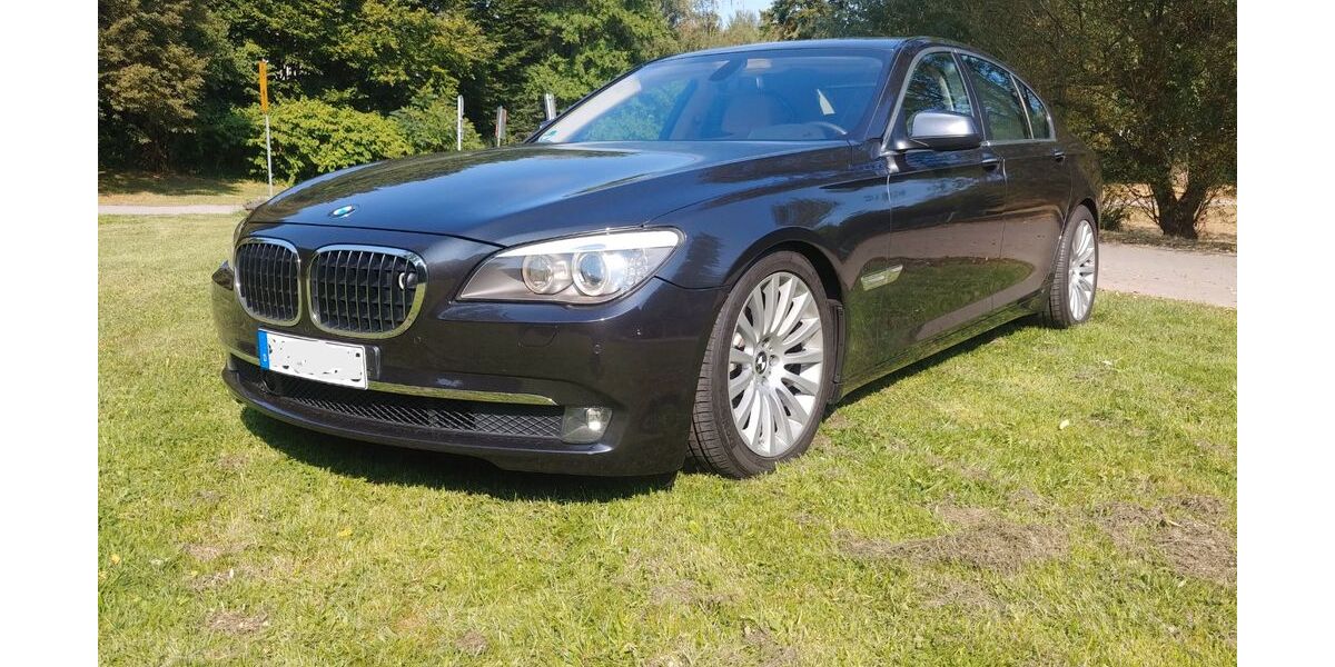 BMW 740 153.240 km 13.500 &euro; Bochum 44799