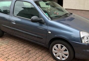 Renault Clio 27.730 km 4.200 &euro; Oberhausen 46147