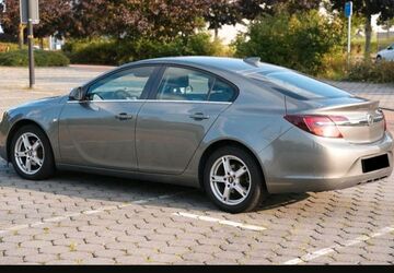 Opel Insignia 122.000 km 8.300 &euro; Bochum 44894