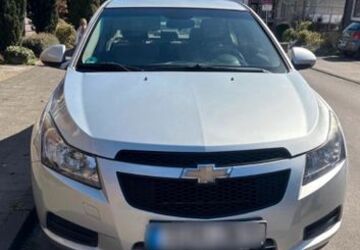 Chevrolet Cruze 123.500 km 3.190 &euro; duisburg 47178