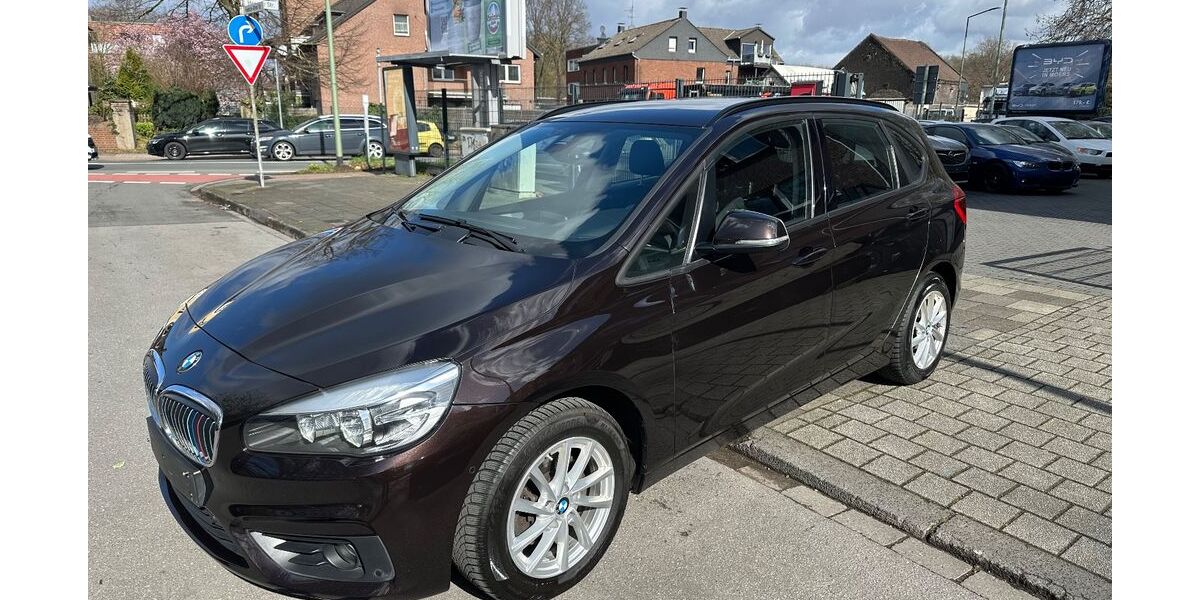 BMW 216 Active Tourer 152.000 km 7.999 &euro; Duisburg 47226