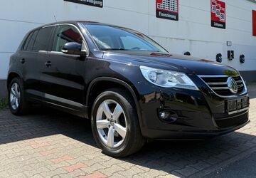 VW Tiguan 122.400 km 7.999 &euro; Bottrop 46236