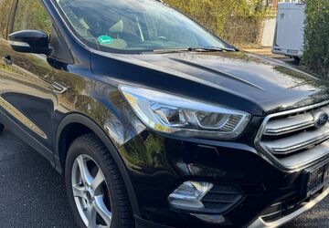 Ford Kuga 109.000 km 9.200 &euro; Essen 45147