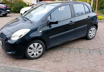 Toyota Yaris 227.000 km 2.350 &euro; Voerde 46562
