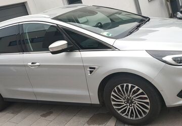 Ford S-Max 125.000 km 16.400 &euro; NEUKIRCHEN-VLUYN 47506