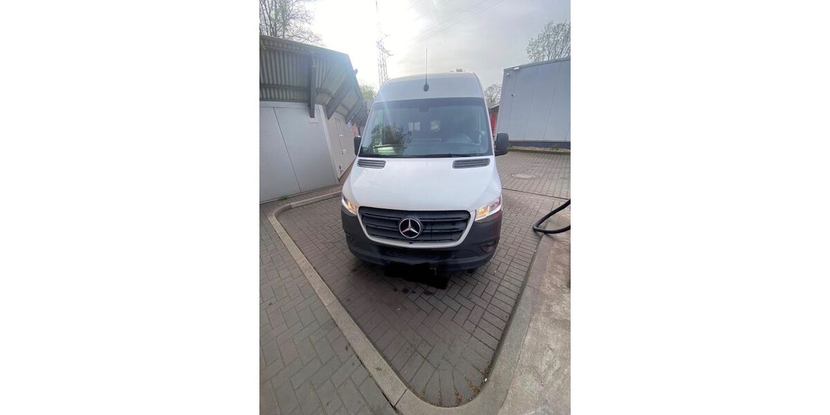 Mercedes-Benz Sprinter 179.765 km 20.825 &euro; Duisburg 47169