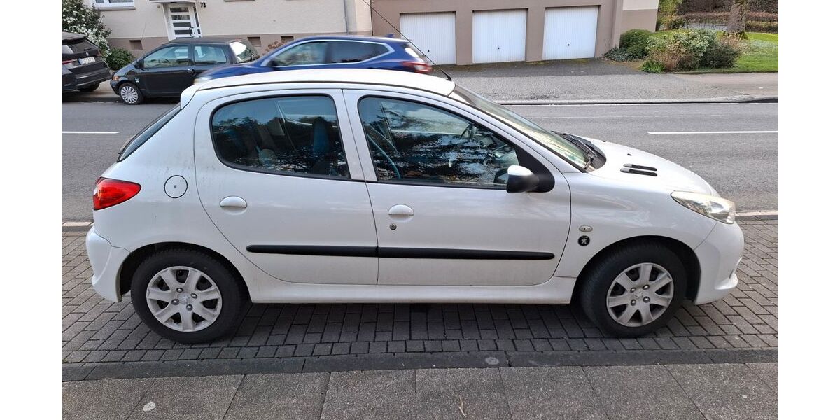 Peugeot 206 115.200 km 2.600 &euro; Essen 45355