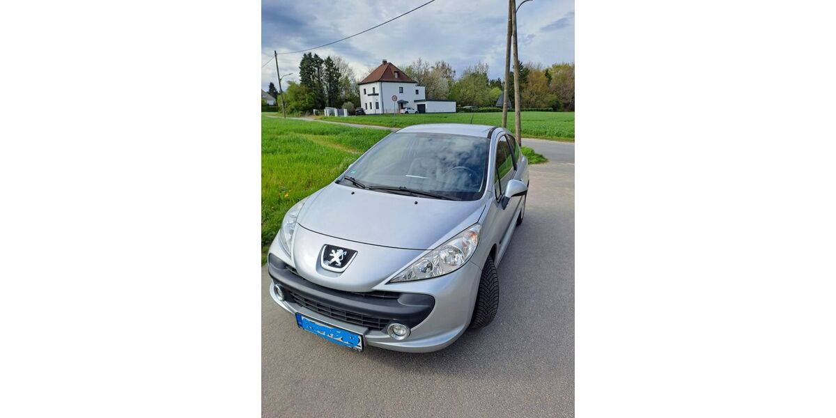 Peugeot 207 137.000 km 2.100 &euro; Recklinghausen 45665