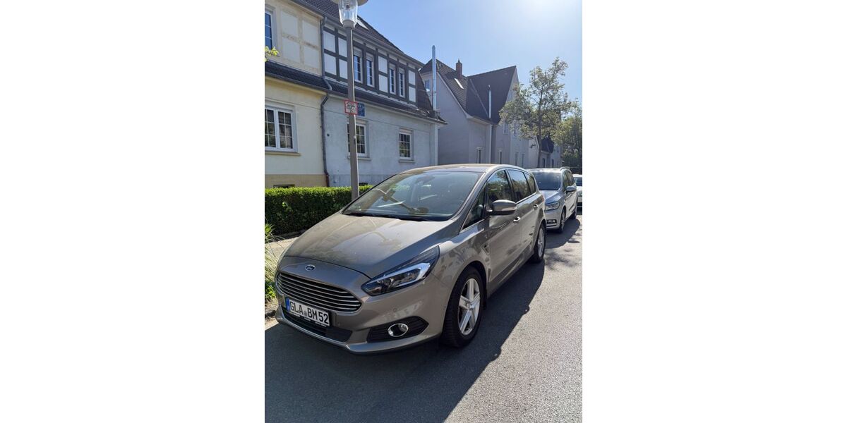 Ford S-Max 104.500 km 13.500 &euro; Gladbeck 45968