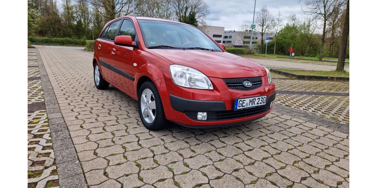 Kia Rio 75.000 km 2.650 &euro; Gelsenkirchen 45894