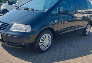 VW Sharan 99.748 km 9.999 &euro; Essen 45326