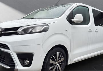 Toyota Proace (Verso) 135.805 km 28.990 &euro; Dinslaken 46537