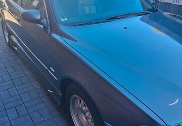 BMW 523 215.000 km 2.500 &euro; Bottrop 46238