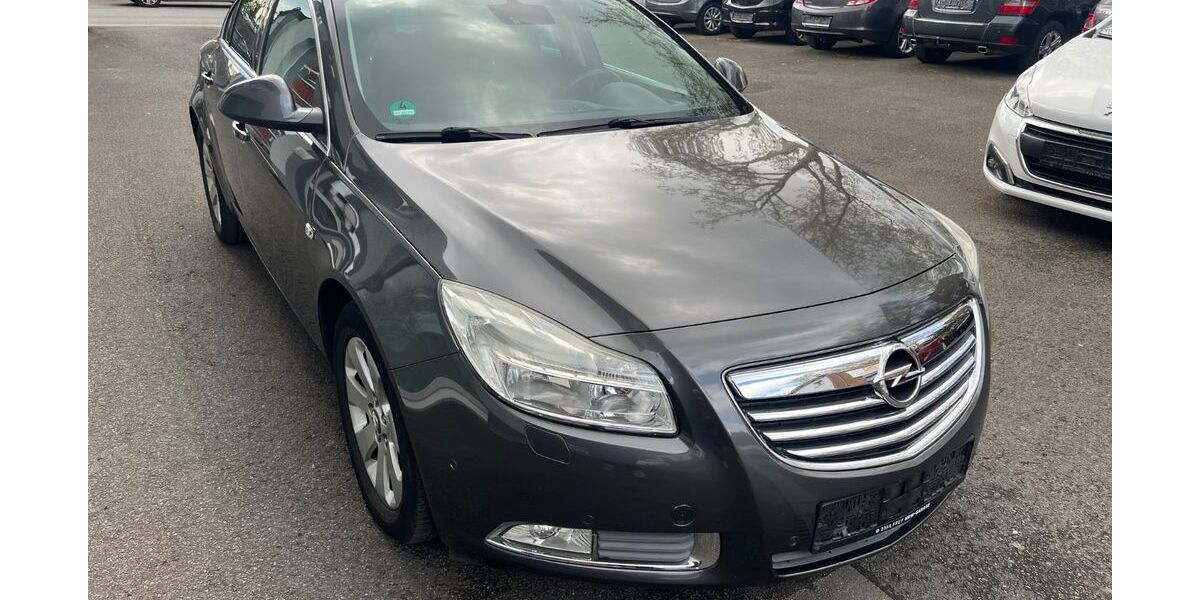 Opel Insignia 109.000 km 5.699 &euro; Recklinghausen 45663