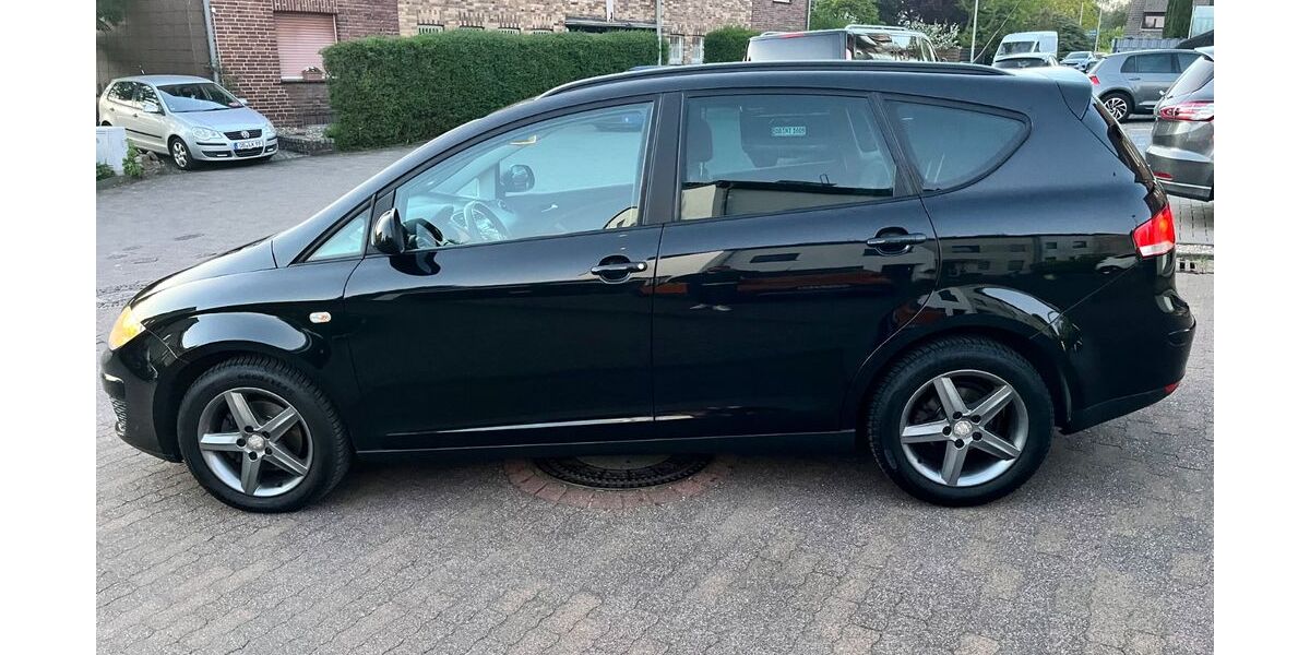 Seat Altea 113.000 km 7.300 &euro; Oberhausen 46145