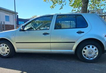 VW Golf 135.000 km 2.990 &euro; Essen OT Westviertel 45127