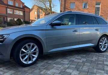 Skoda Superb 95.000 km 19.500 &euro; Suderwich 45665