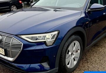 Audi e-tron 44.073 km 28.950 &euro; Kamp-Lintfort 47475