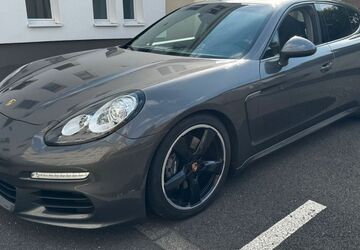 Porsche Panamera 160.000 km 33.450 &euro; Duisburg 47139