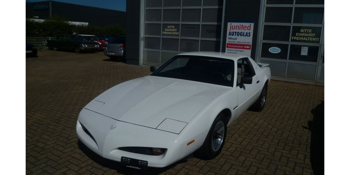 Pontiac Firebird 200.900 km 14.250 &euro; Wesel 46485