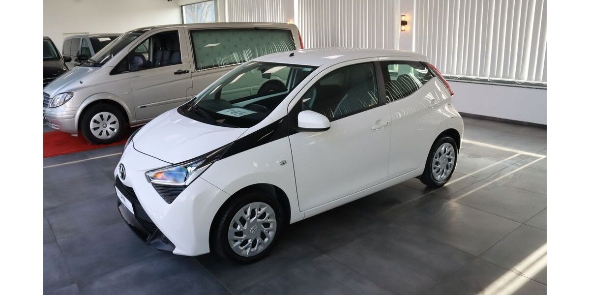 Toyota Aygo (X) 41.690 km 9.650 &euro; Essen 45329