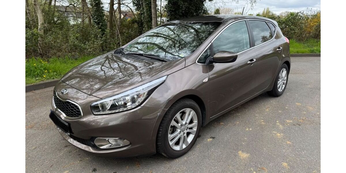 Kia ceed / Ceed 26.500 km 9.900 &euro; Recklinghausen 45665