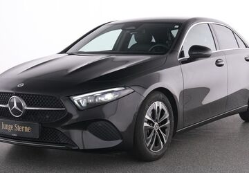 Mercedes-Benz A 200 21.242 km 33.975 &euro; Essen 45309