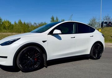 Tesla Model Y 64.300 km 35.500 &euro; Essen 45147