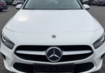 Mercedes-Benz A 180 52.628 km 18.990 &euro; Duisburg 47169