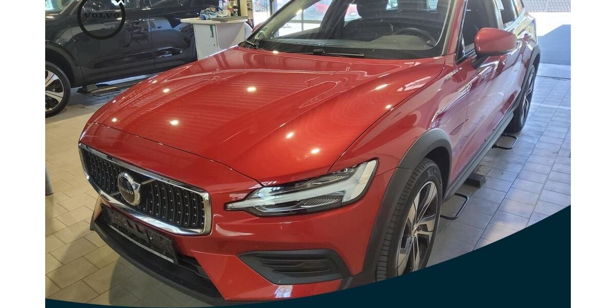 Volvo V60 Cross Country 58.243 km 37.950 &euro; Essen-Kray 45309