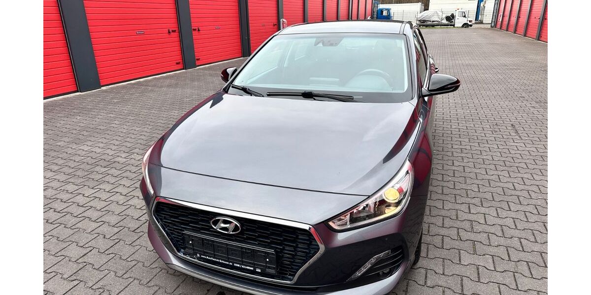 Hyundai i30 116.000 km 12.199 &euro; Oberhausen 46145